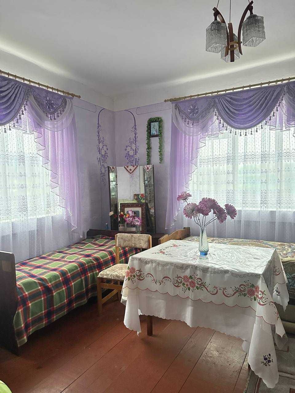 Продаж будинку в селі Завій