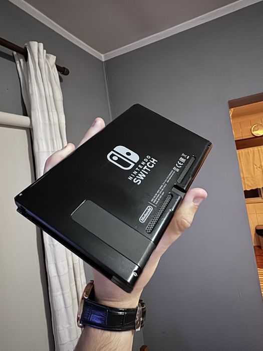 Nintendo Switch (2018)