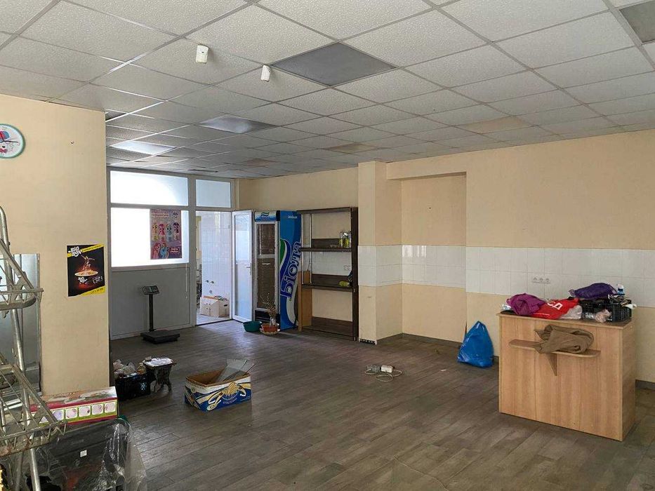 Центр Декабристів торгове приміщення 70 кв.м. прохідняк ремонт