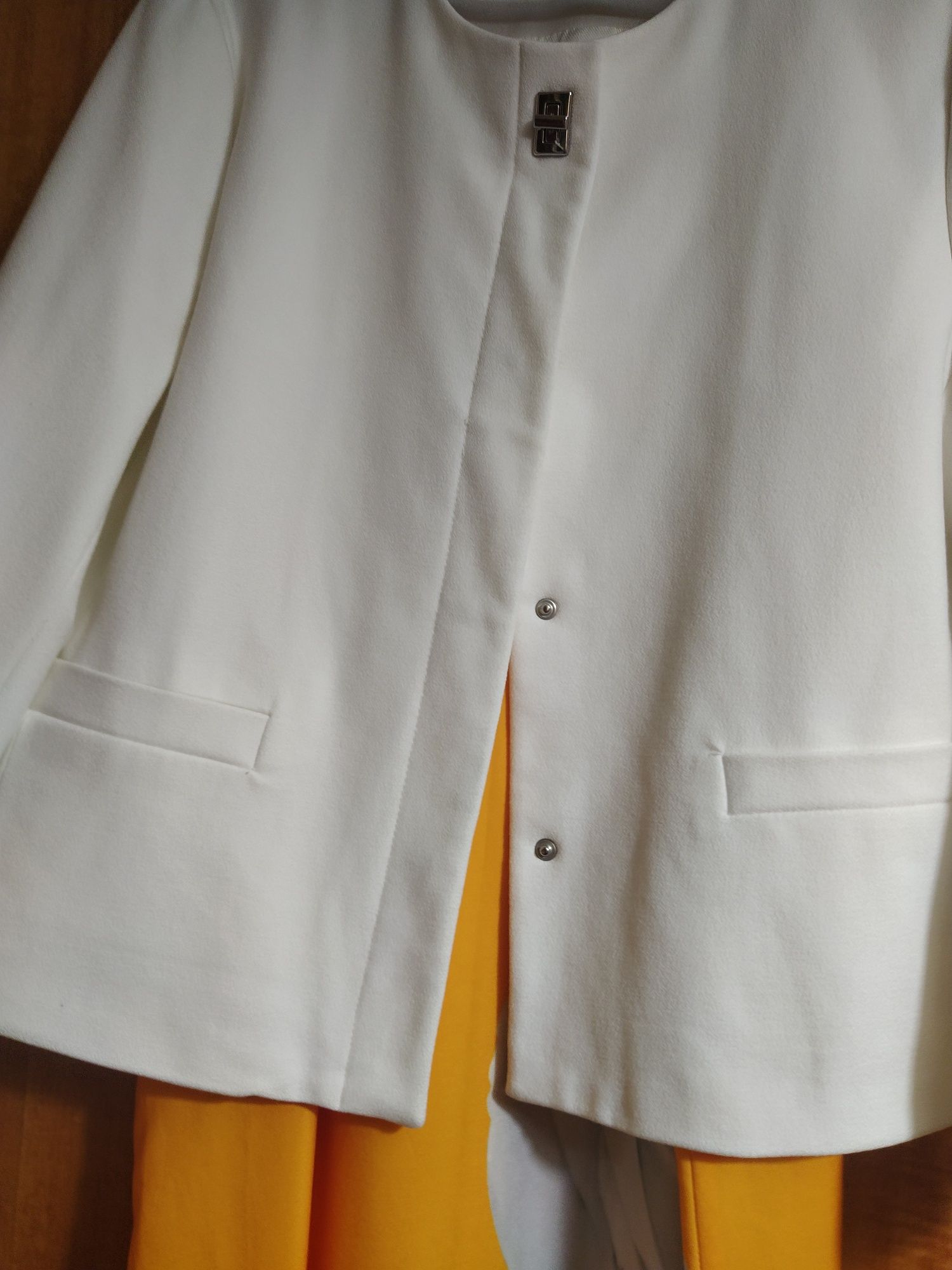 Blazer curto Branco Zara