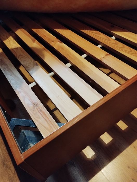 Sprzedam solidne łóżko