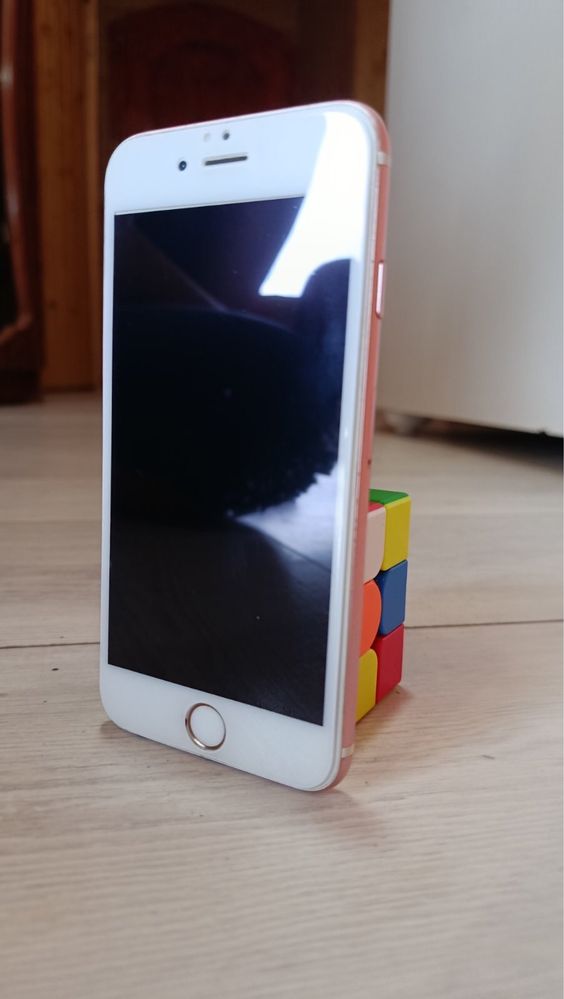 iPhone 6s 32GB — гарний стан, рожевий, чохол у подарунок