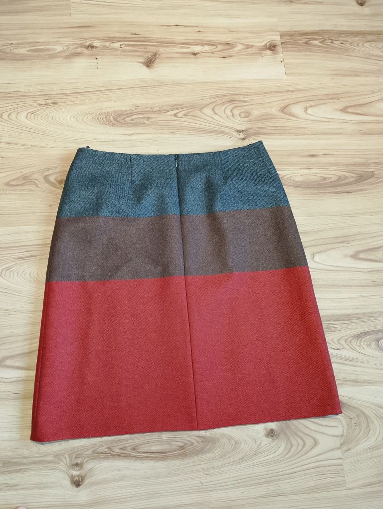 Nowa Wełniana Spódnica Hugo Boss