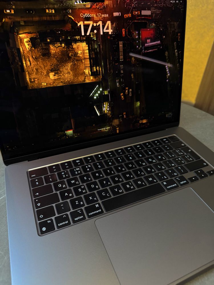 Macbook Air 15 2023 (M2 8/256) Space Grey + Чохол Накладка у Подарунок