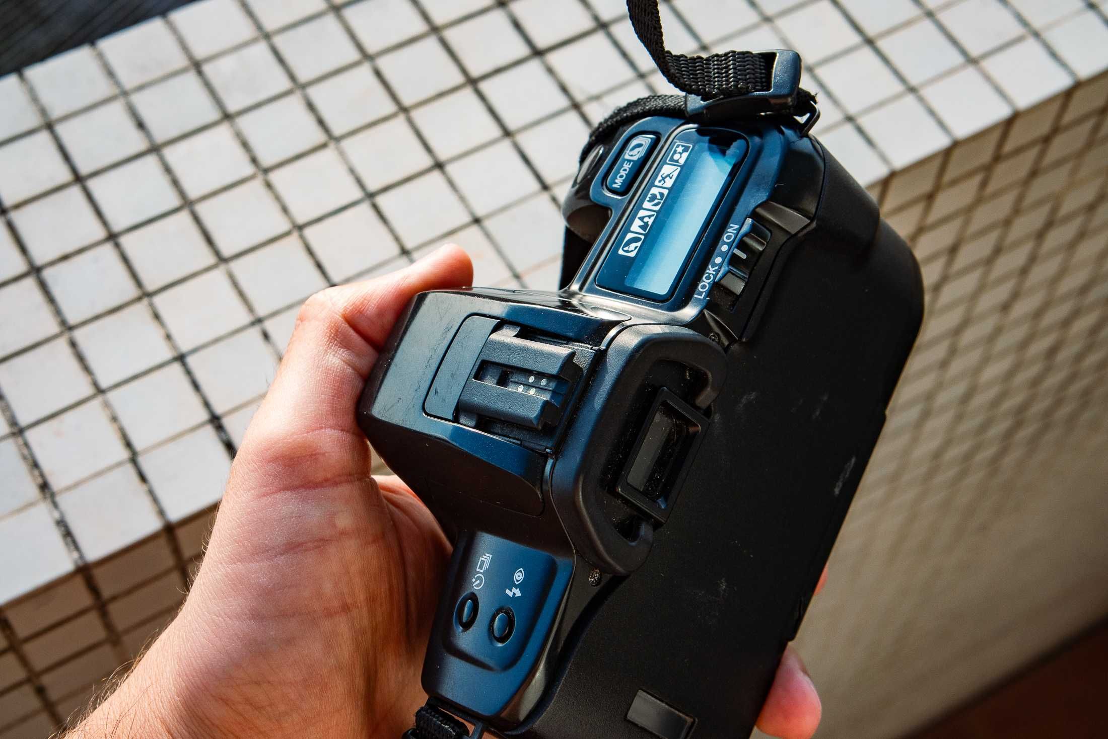 Minolta Dynax 303si (Avariado)