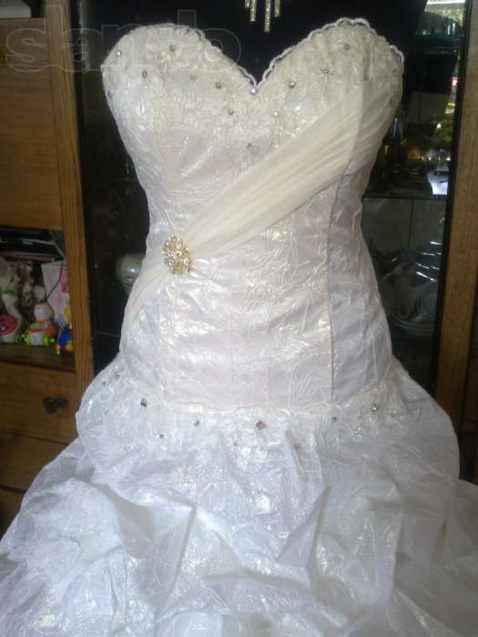 Свадебное платье с камнями Сваровски 46раз.