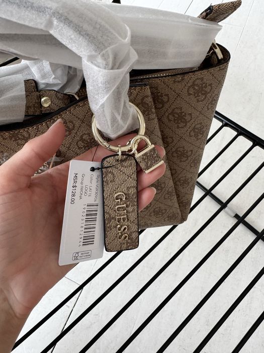 сумка сетчел guess iwona
