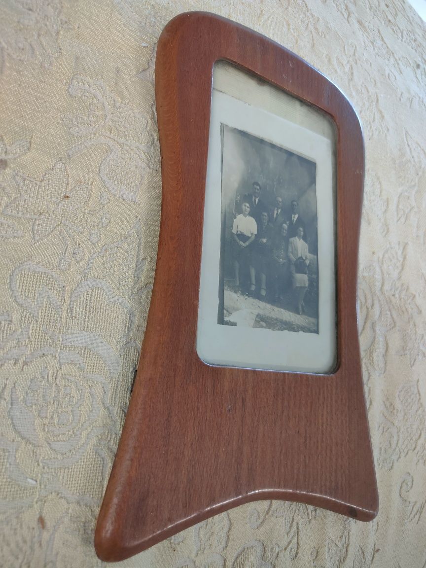 Moldura vintage em madeira.