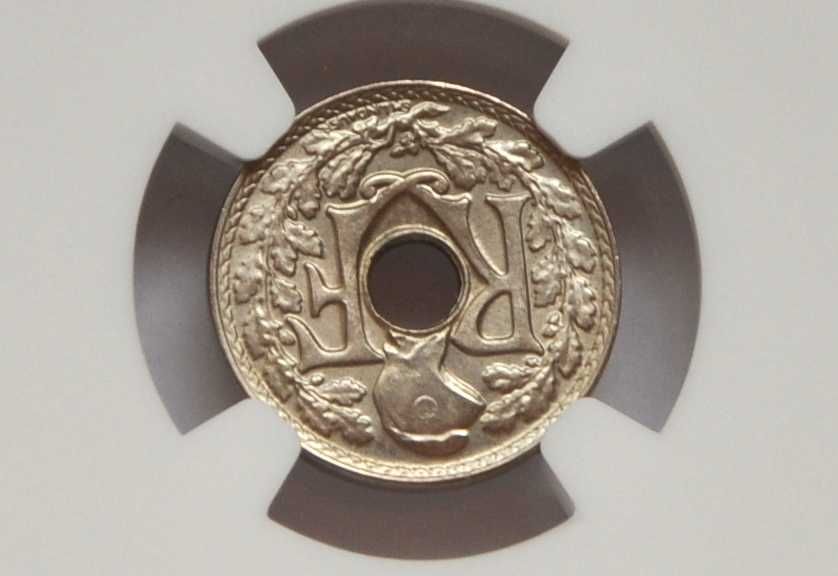 Francja, 5 centimes 1925.NGC MS65,druga-max nota