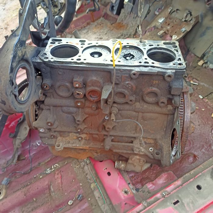 Продам блок пинек Mazda 323 626 2,0 дизель Mazda Premacy