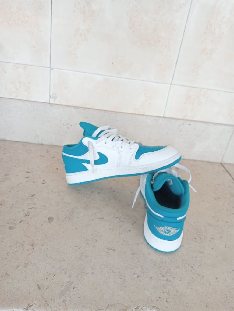 Jordan 1 low aquatone