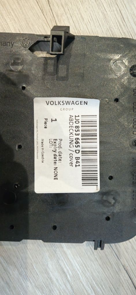 VW Golf 4 r32 kratki Ori zderzak