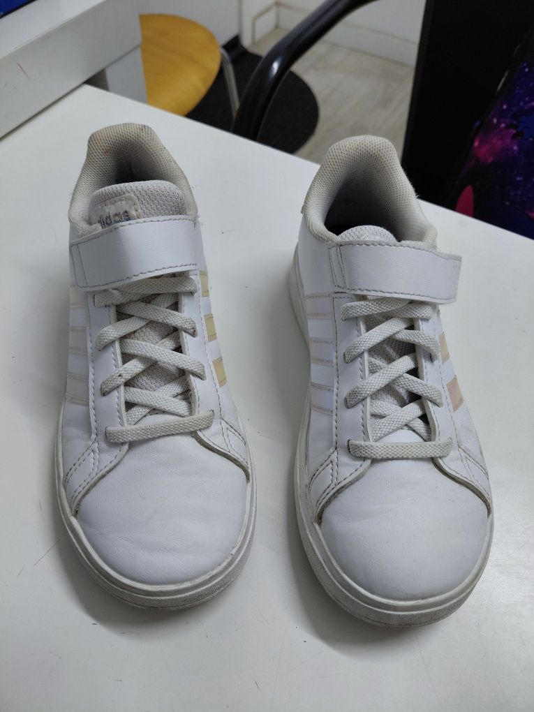 Tênis adidas criança