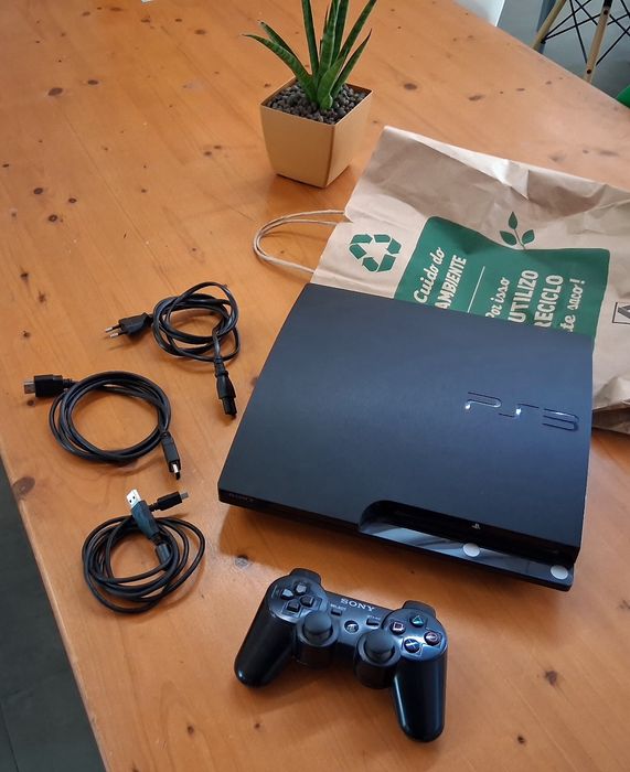 Playstation 3 Slim 320gb Desbloqueada LER DESCRIÇÃO