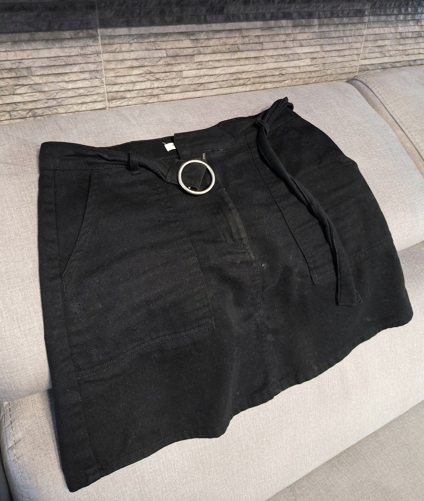 Spódnica czarna z paskiem