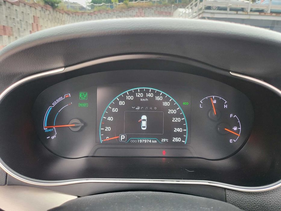 Kia K7 2015, 2.5 Hybrid, седан з низькою витратою палива з Кореї