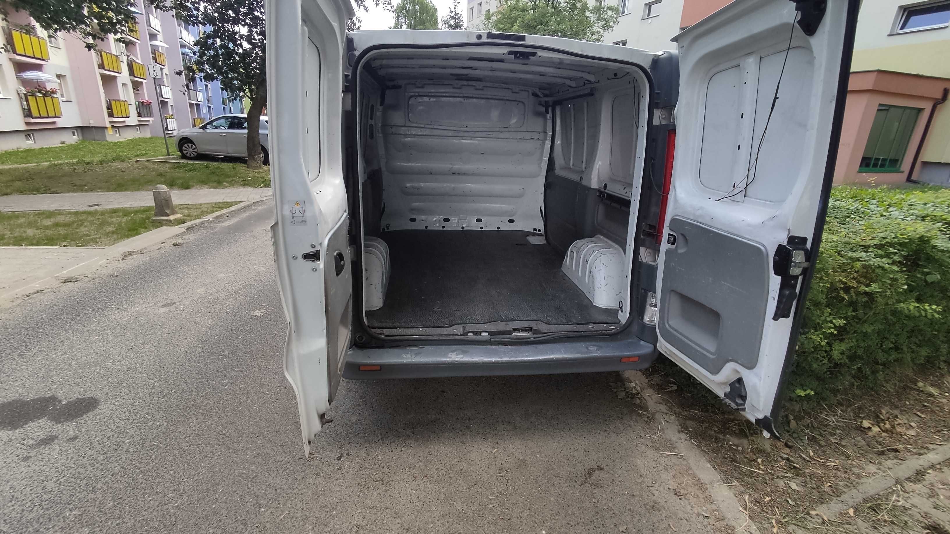 Nissan Primastar 2.0 dCi 115KM 3 osobowy
