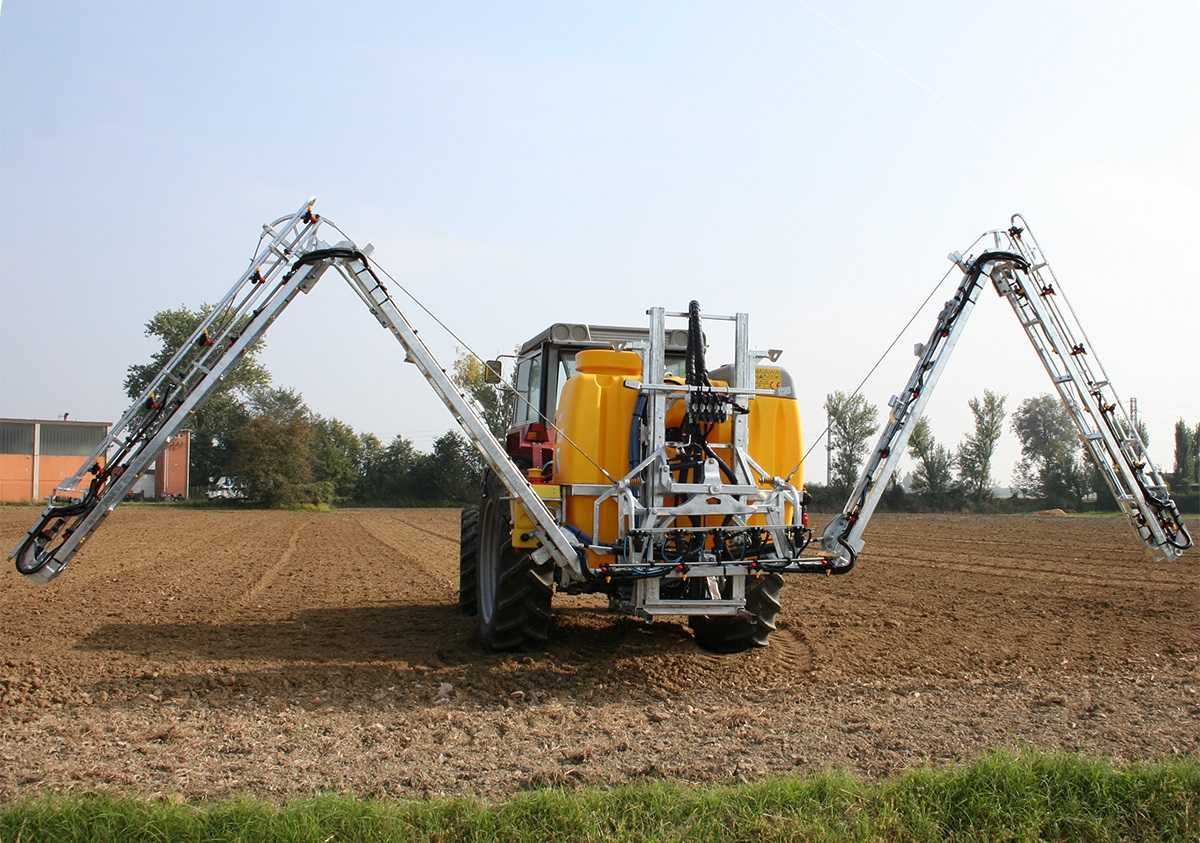 Обприскувач навісний Італія Moccia 1000л + Arag Bravo 400S, оприскувач