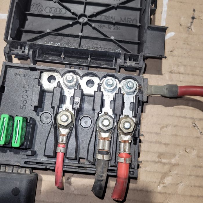 Skrzynka bezpieczników vw golf IV bora Audi seat skoda 2001r