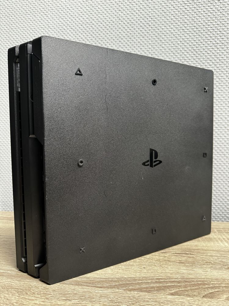 Sony Playstation 4 PRO на 1TB CUH-7216B + ГАРАНТІЯ та Uncharted PS4