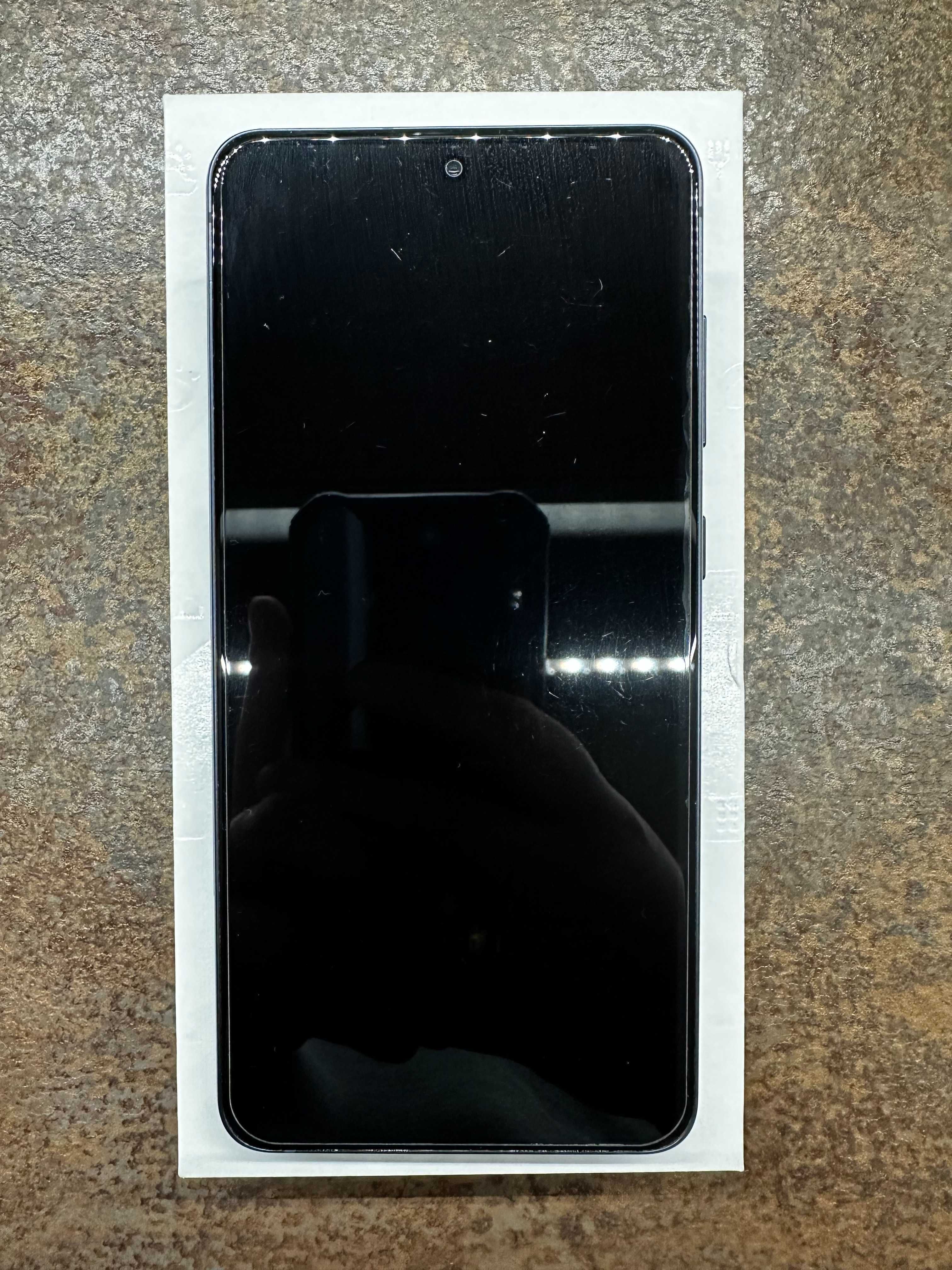 Samsung Galaxy S21 FE 5G + Etui Spigen + Szkło Spigen + Folia Spigen