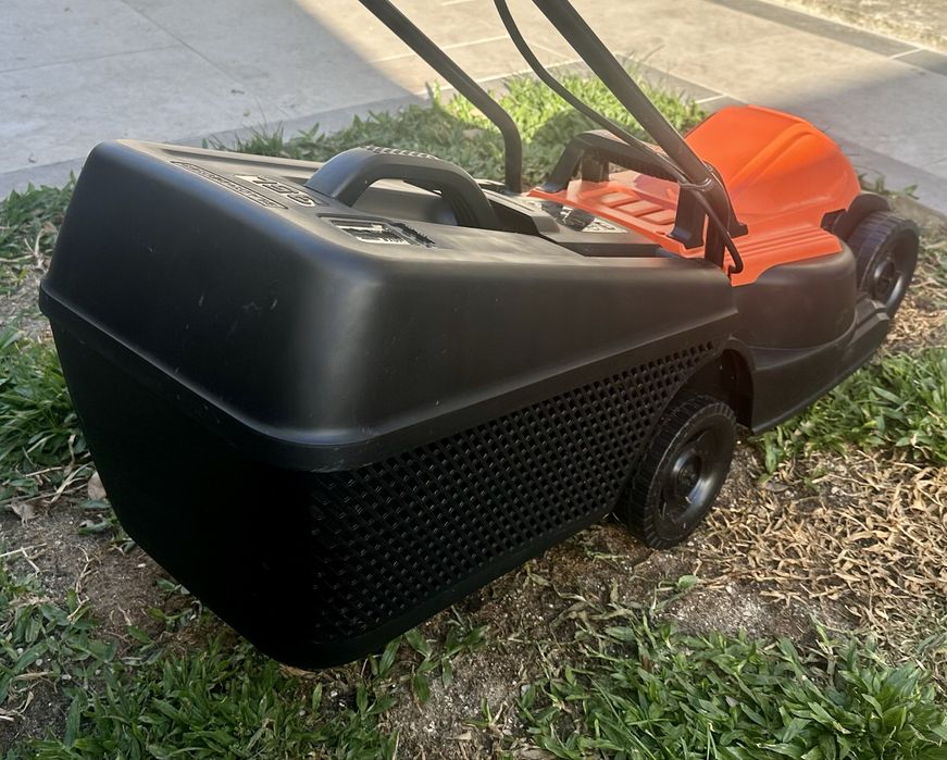 Corta-Relva Black&Decker 1200W 32cm Como Novo