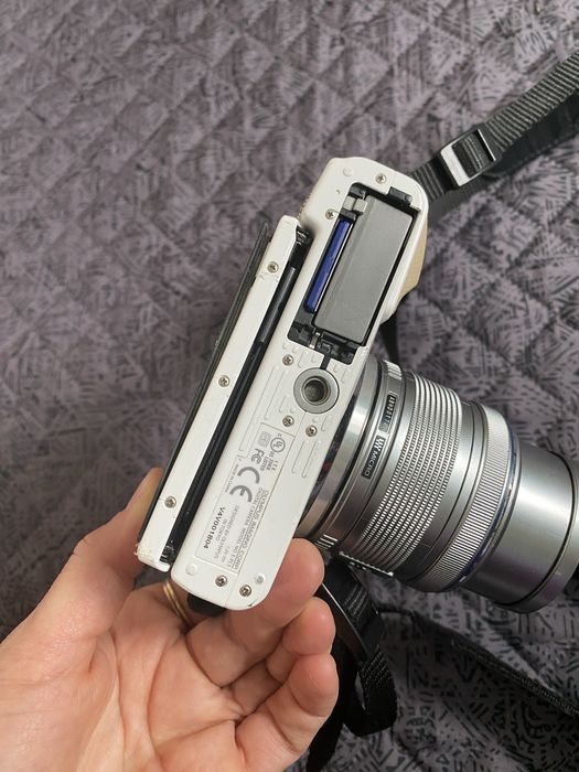 Aparat Olympus Pen PL 5 fotograficzny obiektyw 14-42 mm  f/3.5-5.6