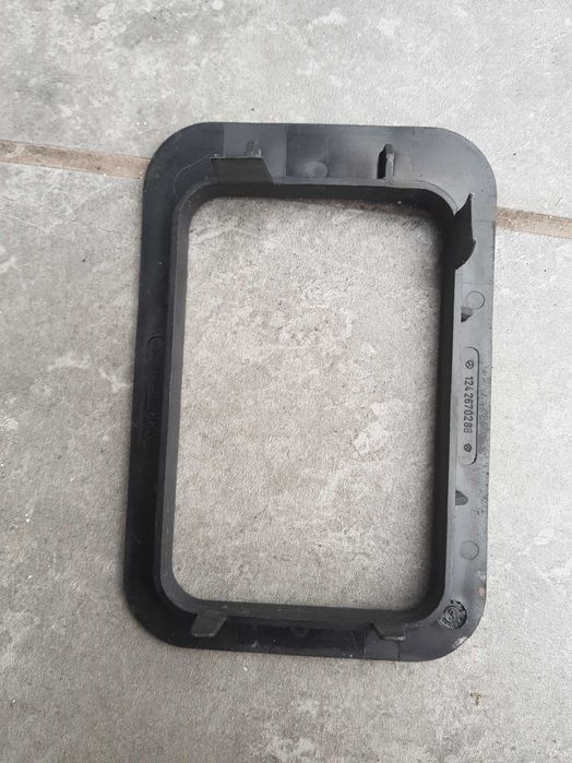 Ramka osłona wybieraka mercedes W124