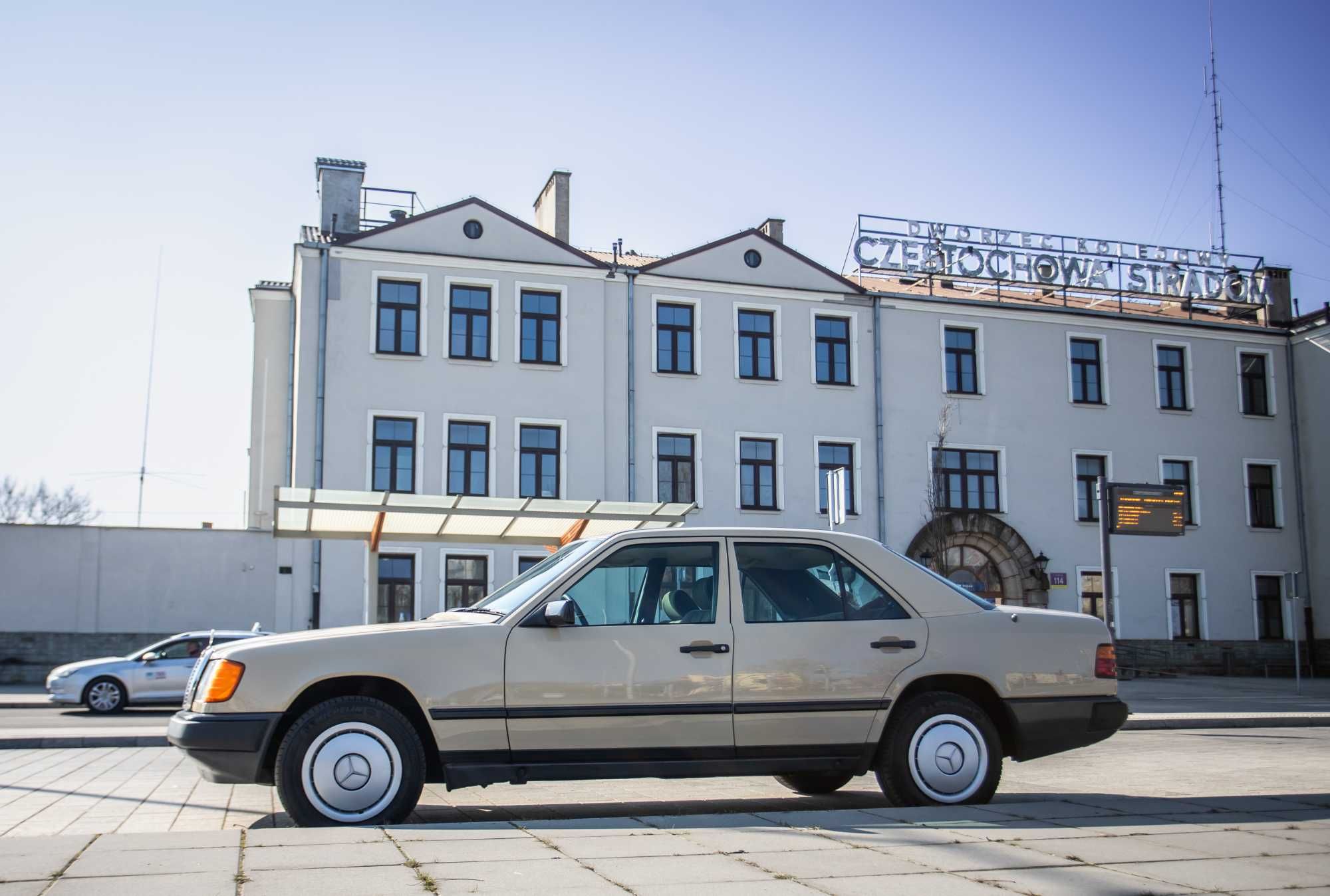 Samochód do ślubu, Mercedes do ślubu, Fiat do ślubu zdjec, filmu