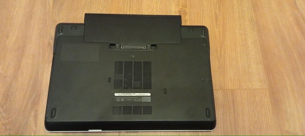 Laptop Dell latitude E6440, Windows 10 (Był aktualizowany)