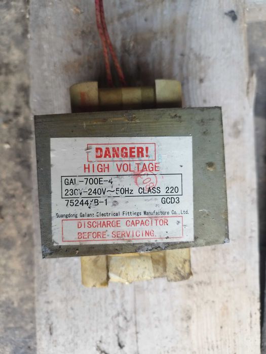 Transformator wysokonapięciowy