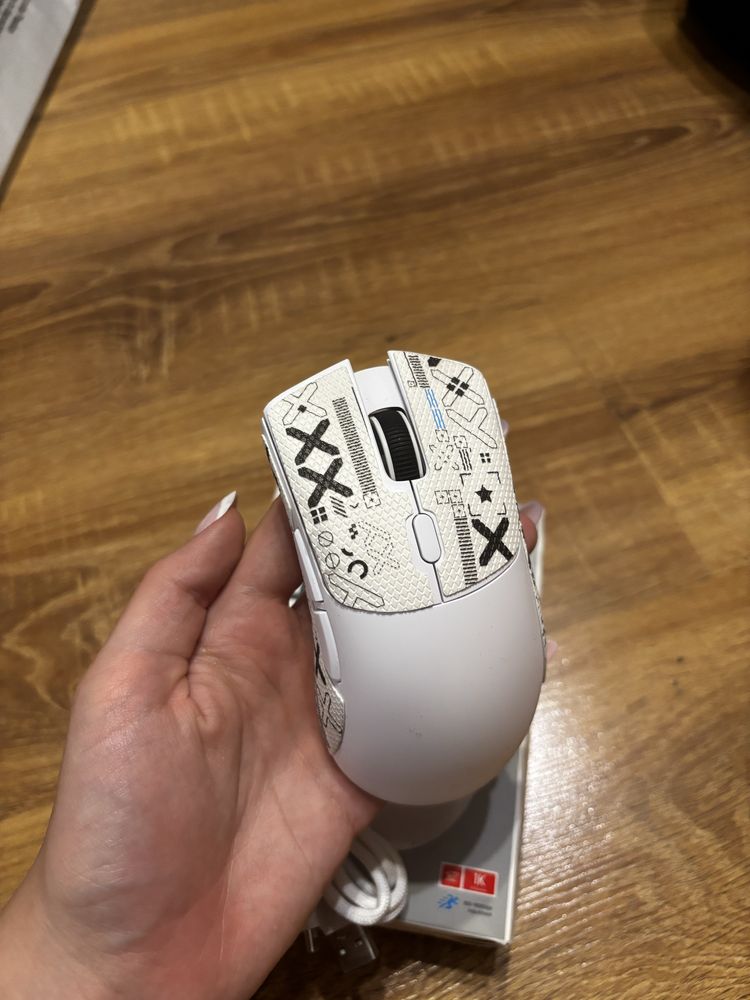 Myszka Attack Shark R1