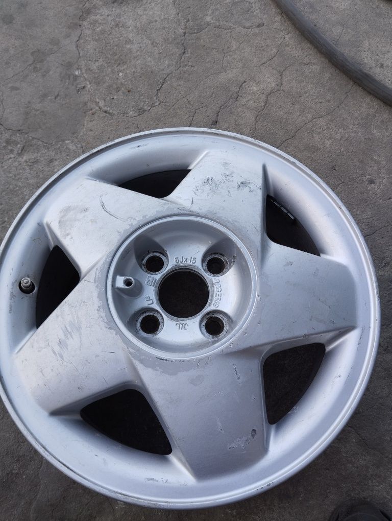 Один диск Opel R15  4*100