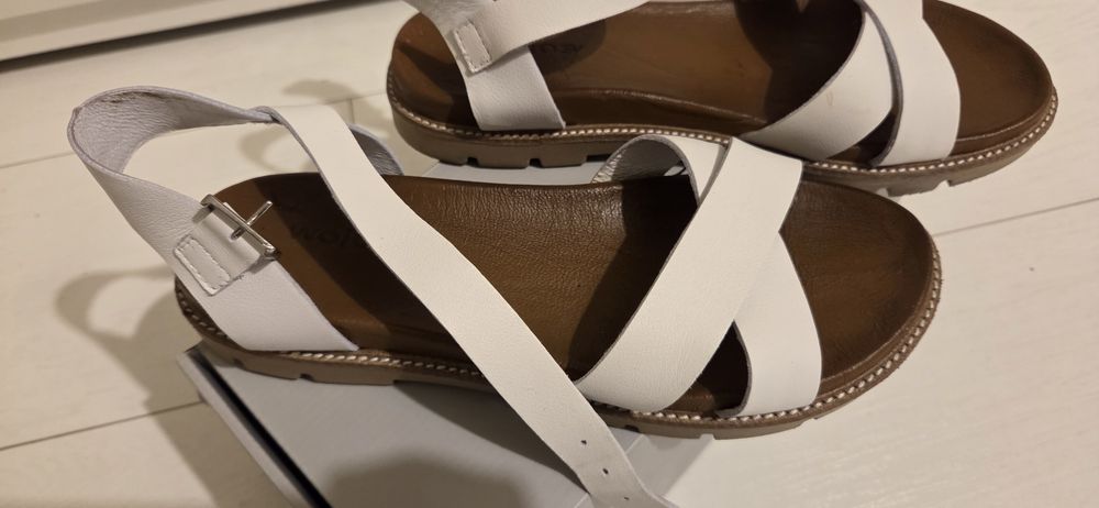 Skórzane sandały damskie marki Wojas rozmiar 39