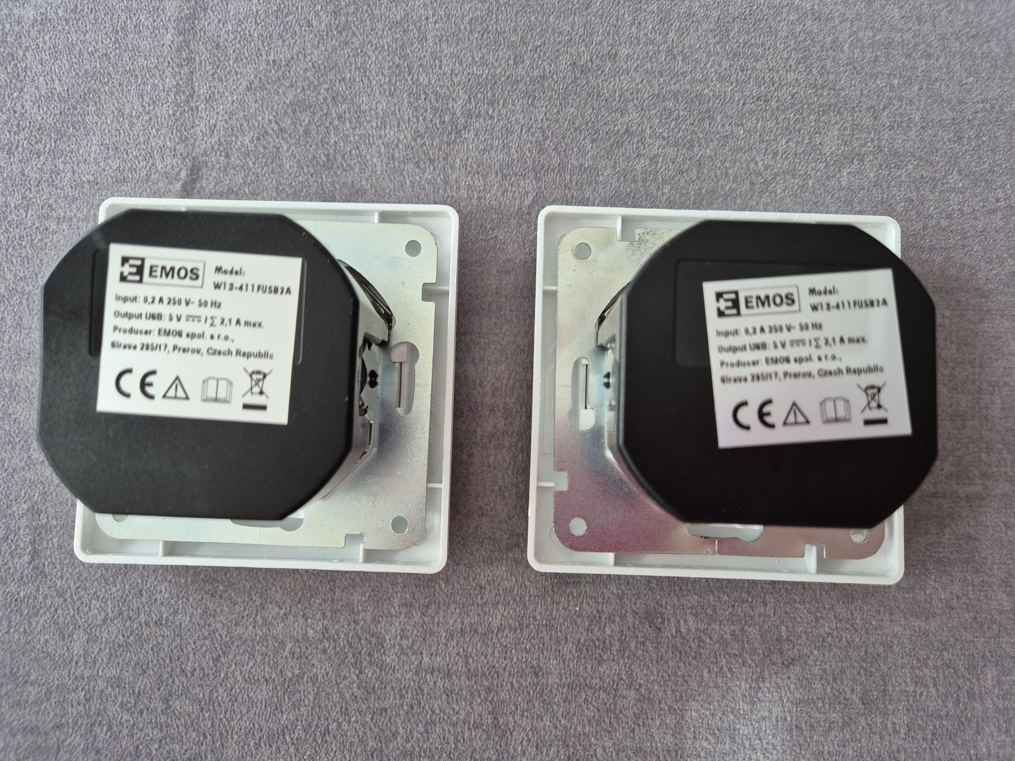 Nowe Gniazdka pojedyncze z USB 2,1A max IP20 A6000.0 biały
