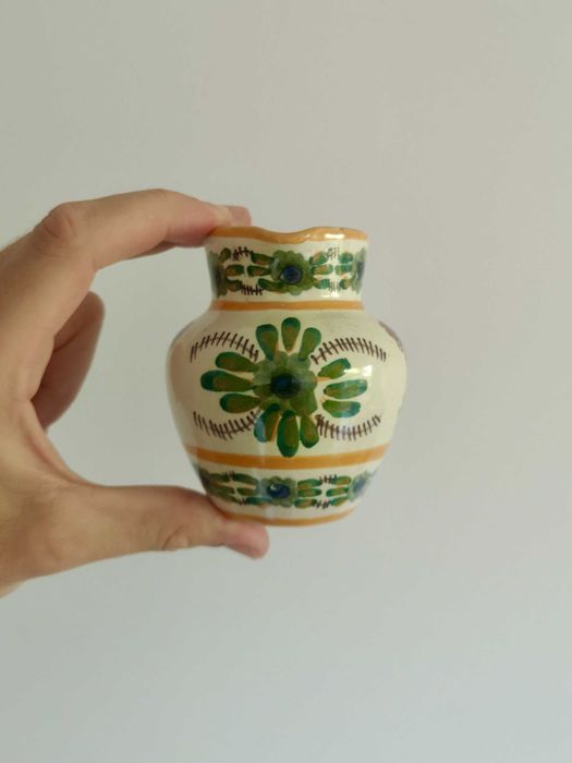 Pequeno jarro / leiteira pintado / pintada à mão – Viúva Lamego Galo
