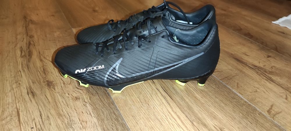 Uzywane korki Nike Zoom Mercurial Vapor 15 Academy FG r. 43 pobranie