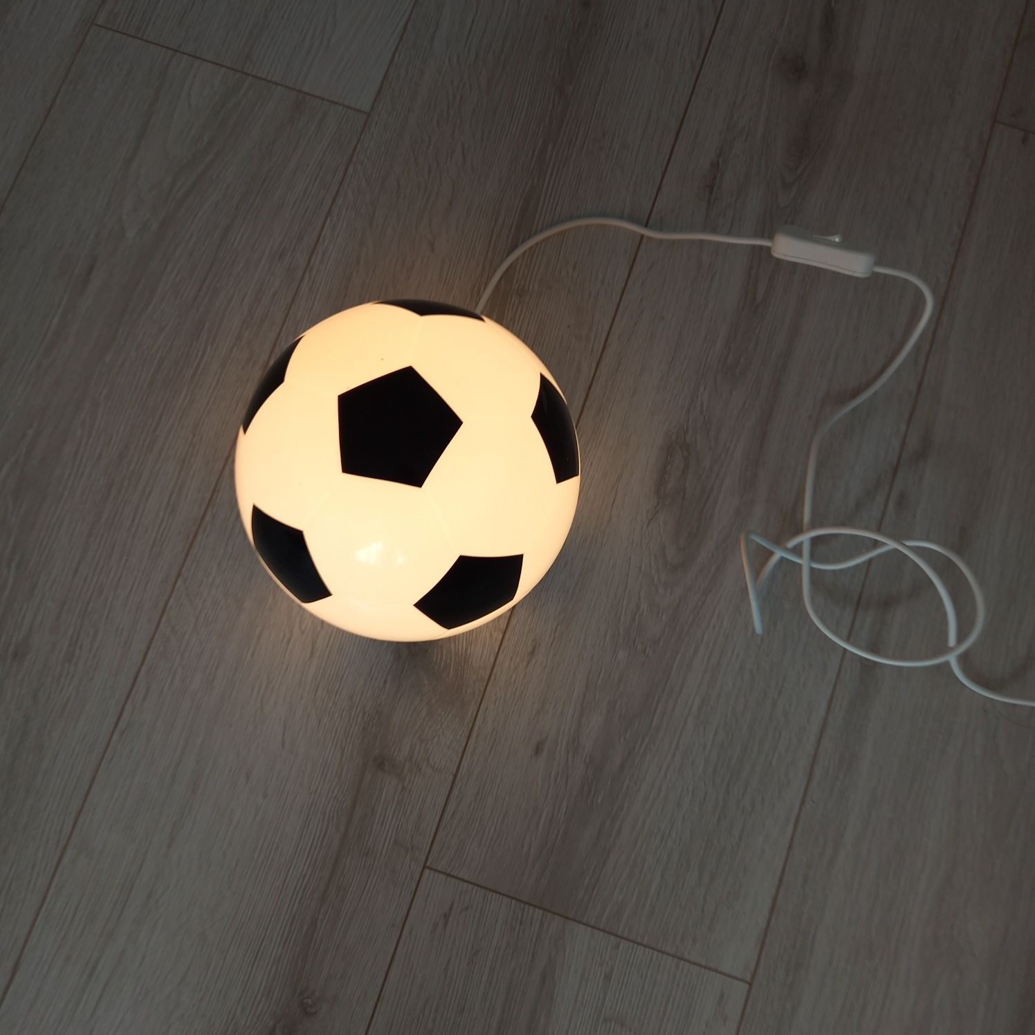 ÄNGARNA Ikea lampa stołowa LED ,wzór piłki
Lampa stołowa LED, wzór w p