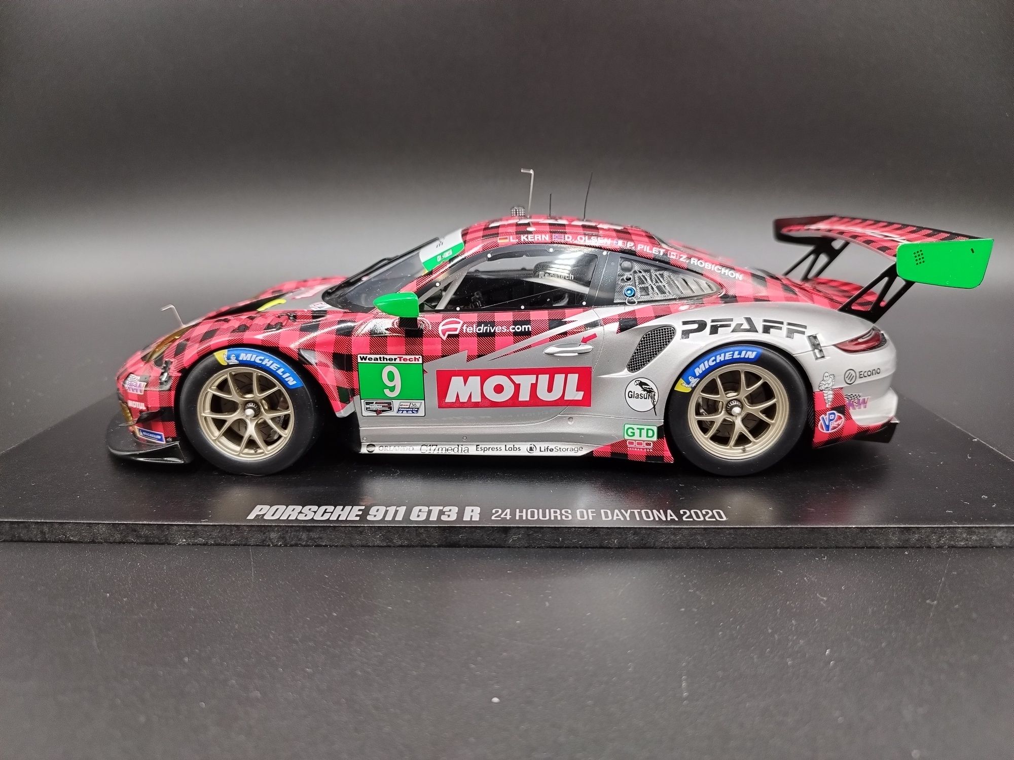 1:18 Spark Porsche 911 GT3 R 24H of Daytona 2020 model