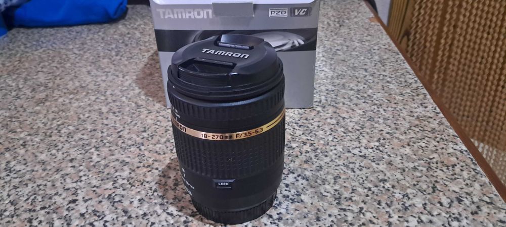 Canon EOS 1300D + 3 Objetivas