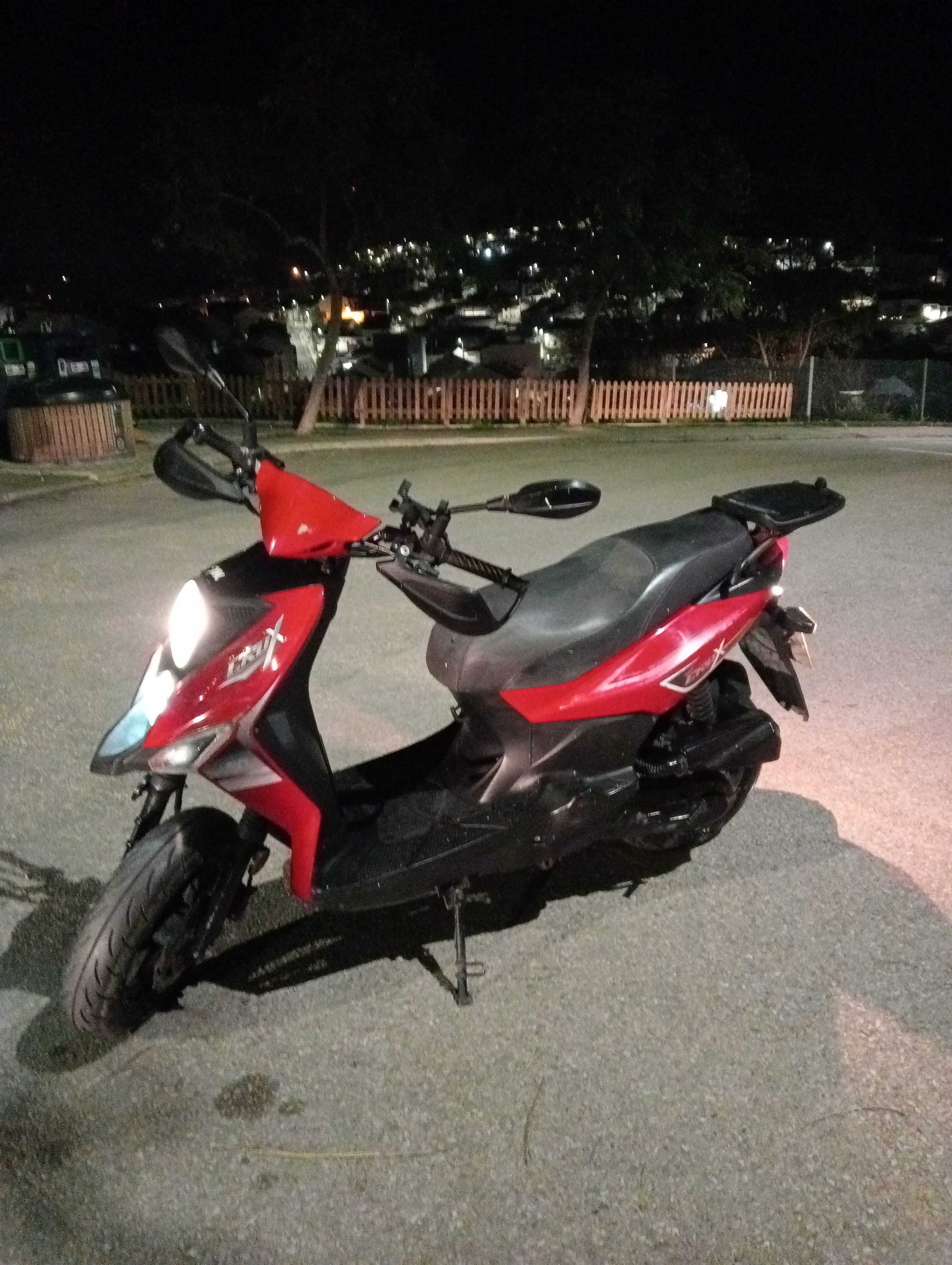 Vendo moto sym 2018 único dono