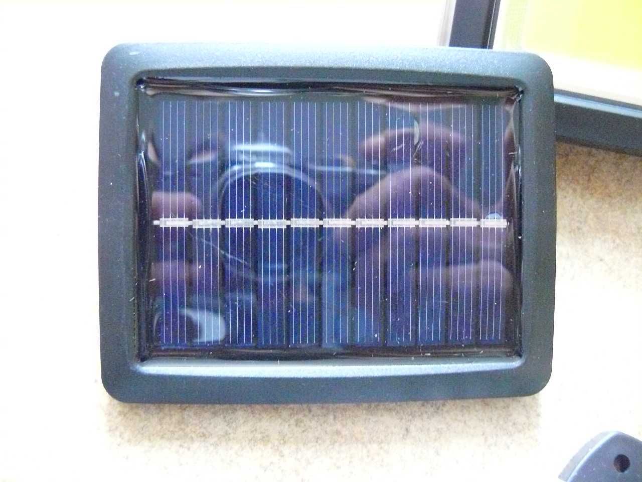 lapa solar z czujnikiem ruchu super oświetlenie + pilot