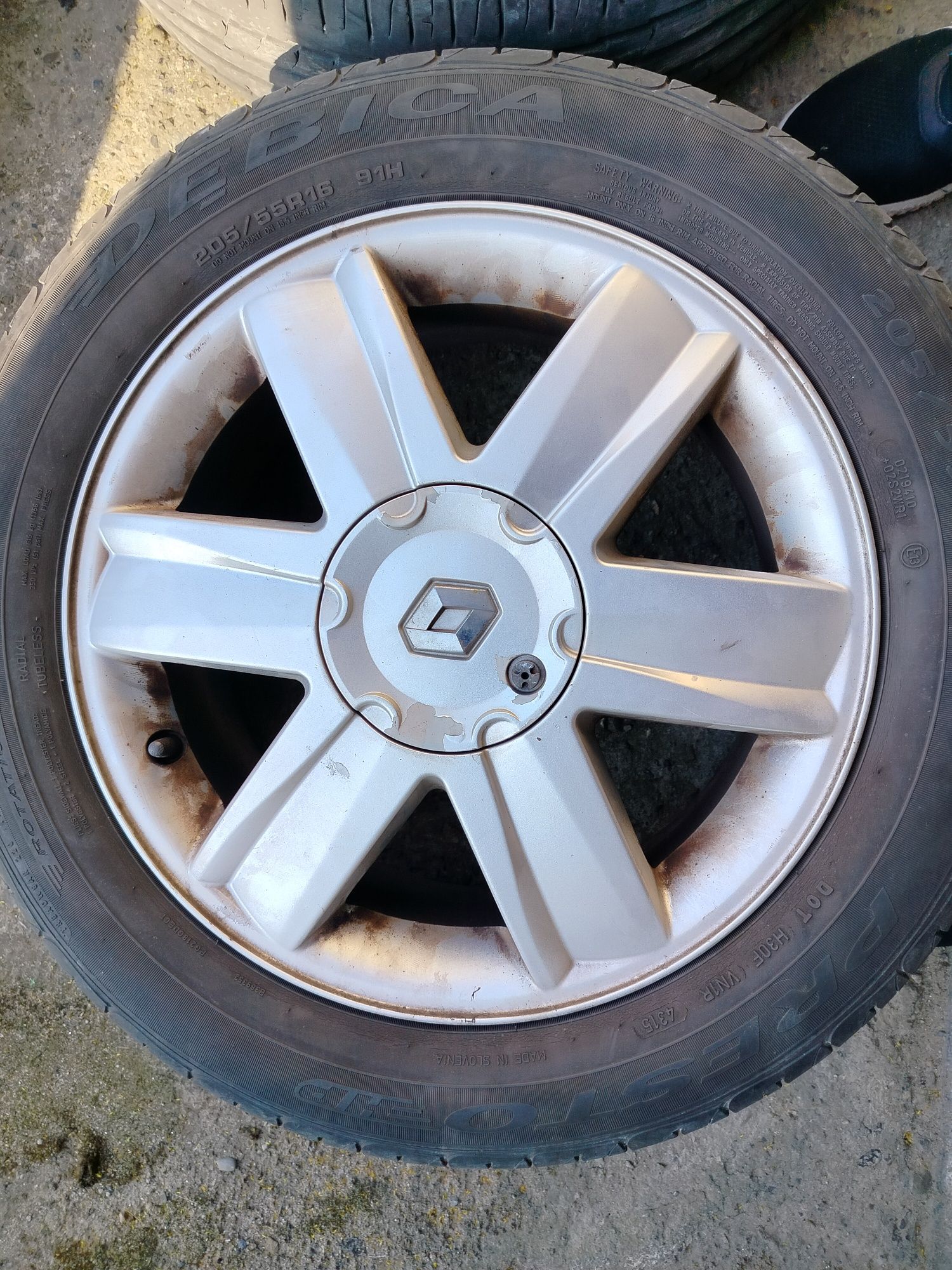 FELGI z oponami letnimi Renault R16 4x100