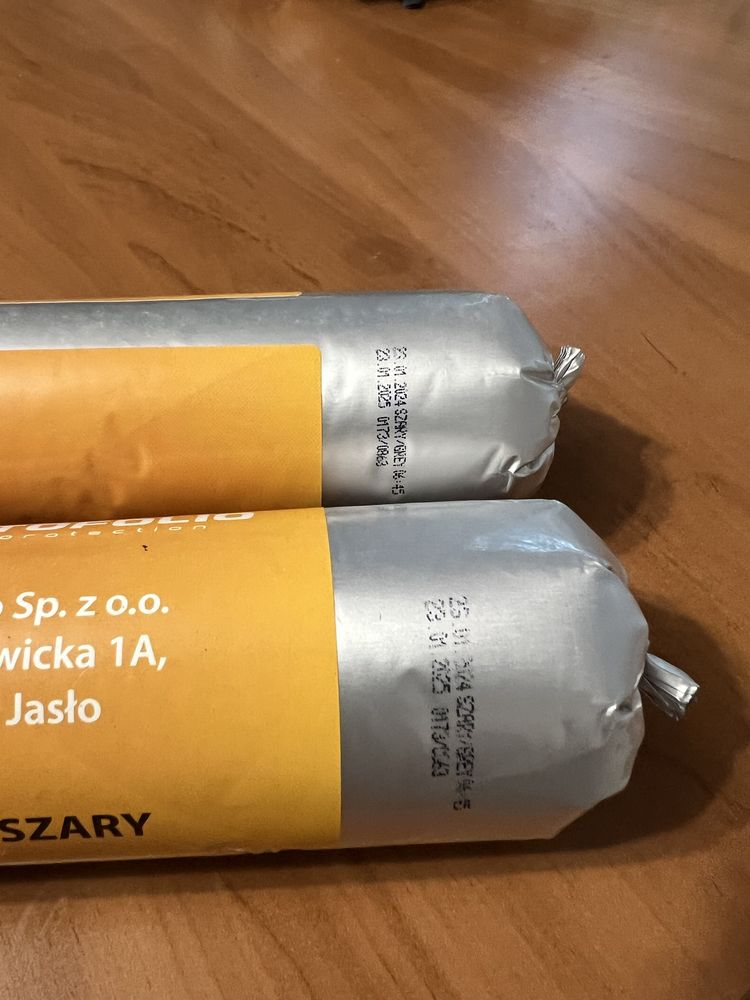 Klej uszczelniacz uniwersalny Stratofolio 600 ml