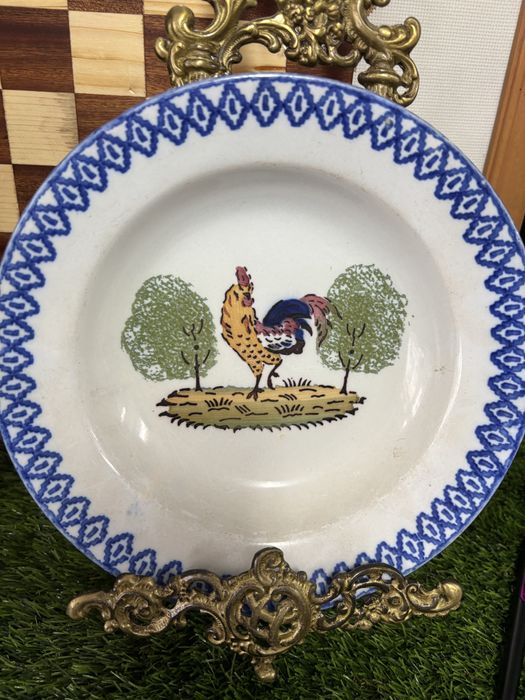 Prato antigo em ceramica