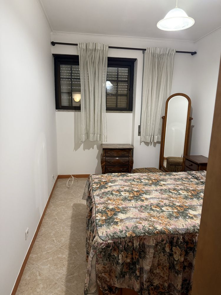 Quarto individual com despesas icluidas 450€