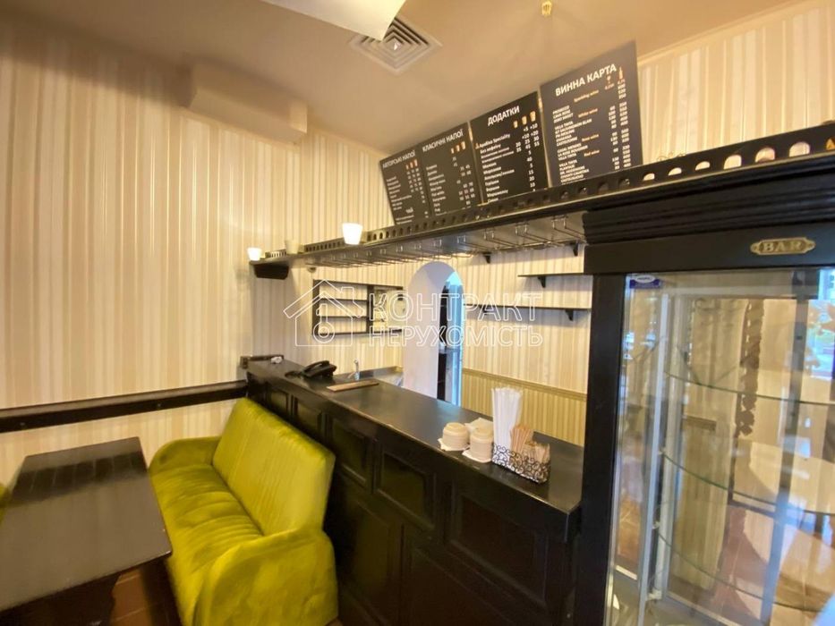 Продам Кав'ярняю в Центрі (Дзеркальний струмень). Готовий бізнес.