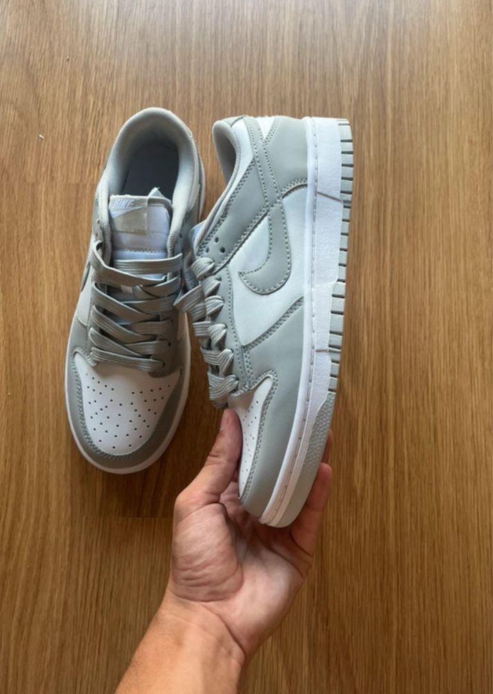 Nike dunk cinzento