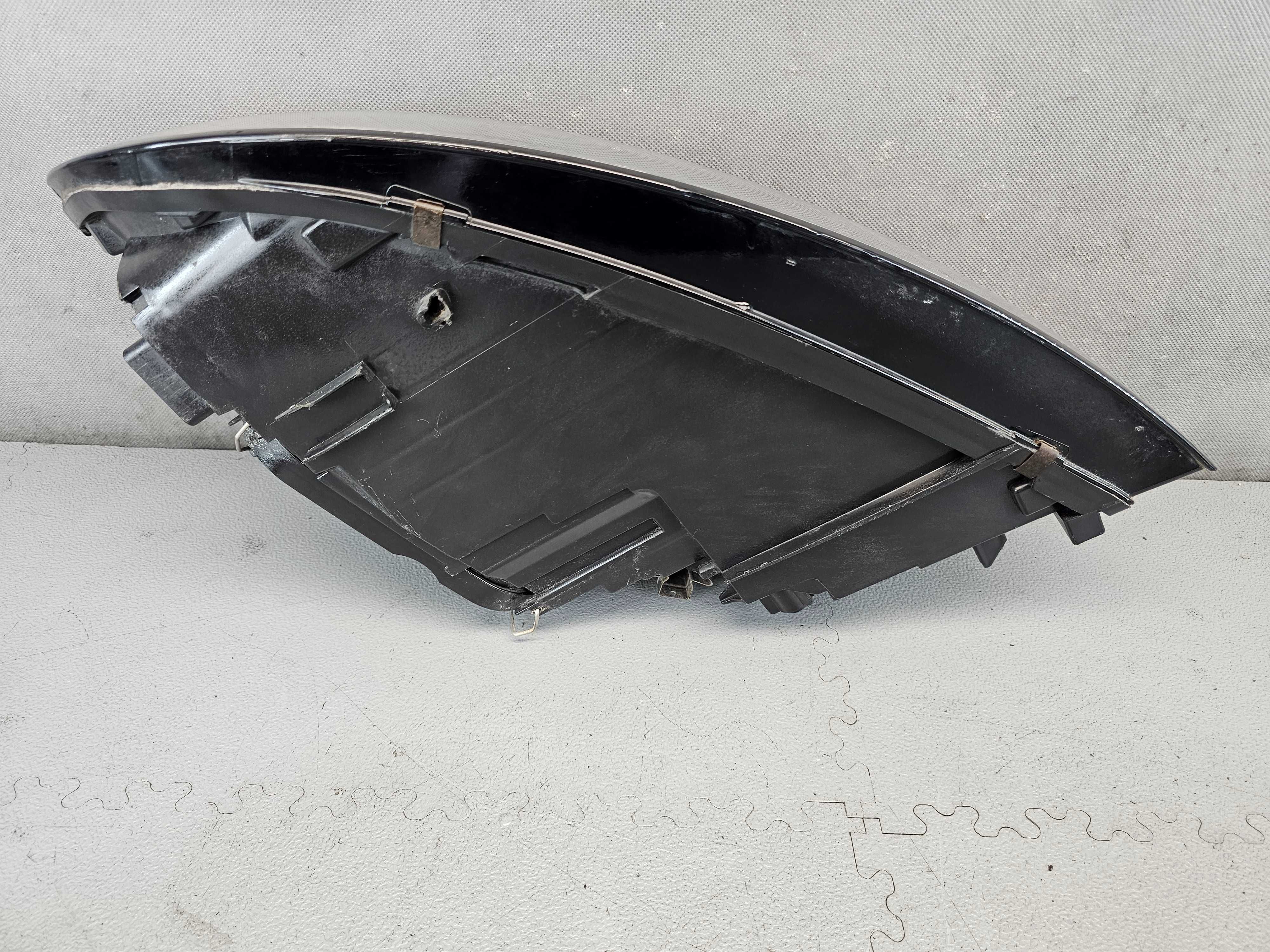 Volvo C30 06-10r. Lampa Przednia Prawa Kompletna Europa Ładna