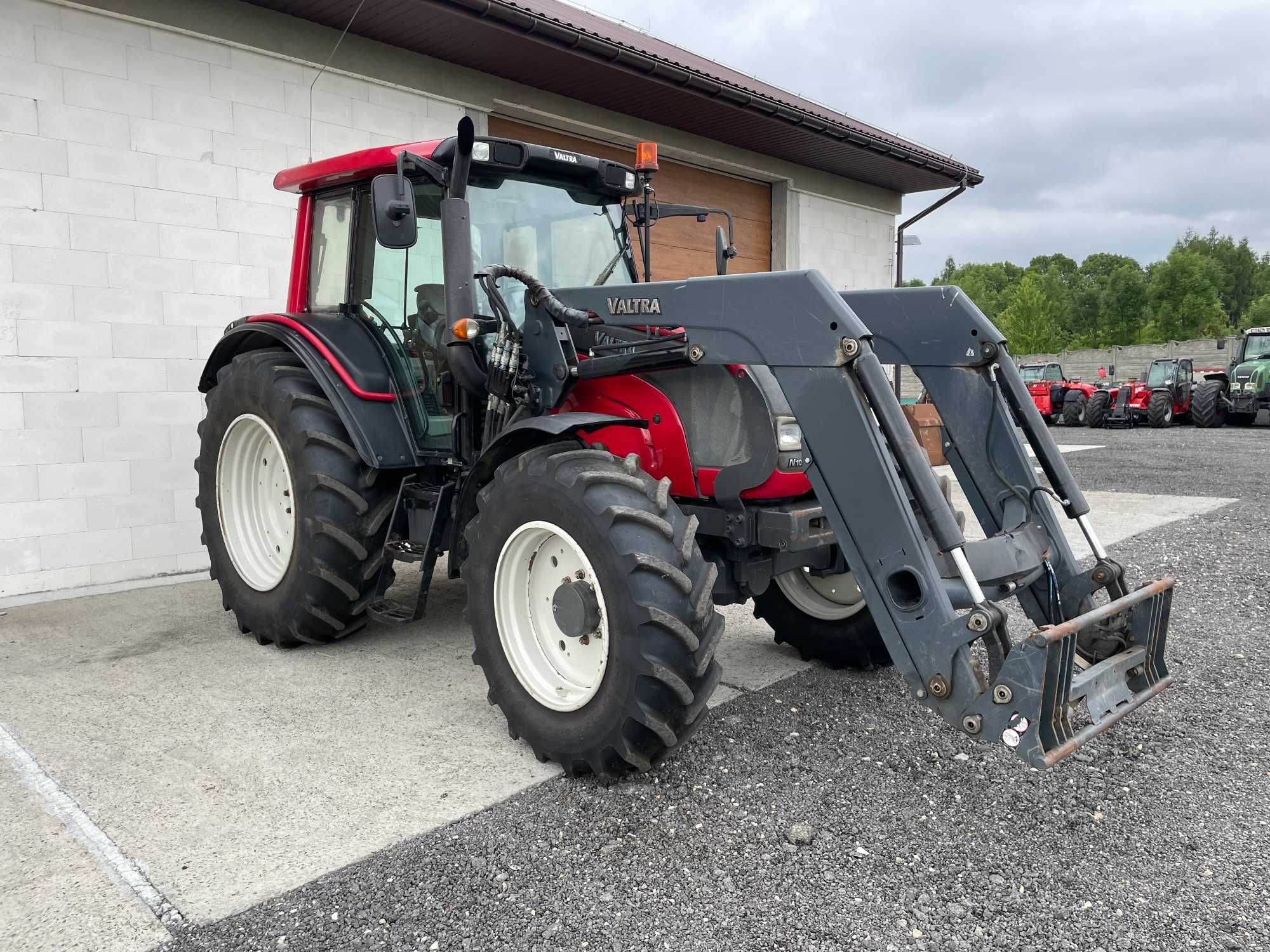Valtra N101 z Niemiec pneumatyka Ładowacz Quick Klima